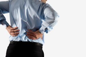 При появі болю в спині при кашлі, потрібно знайти причину появи цього симптому
