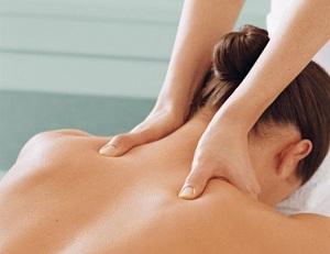 Так як остеохондроз може проявлятися по різному, то і методика масажу повинна підбиратися індивідуально